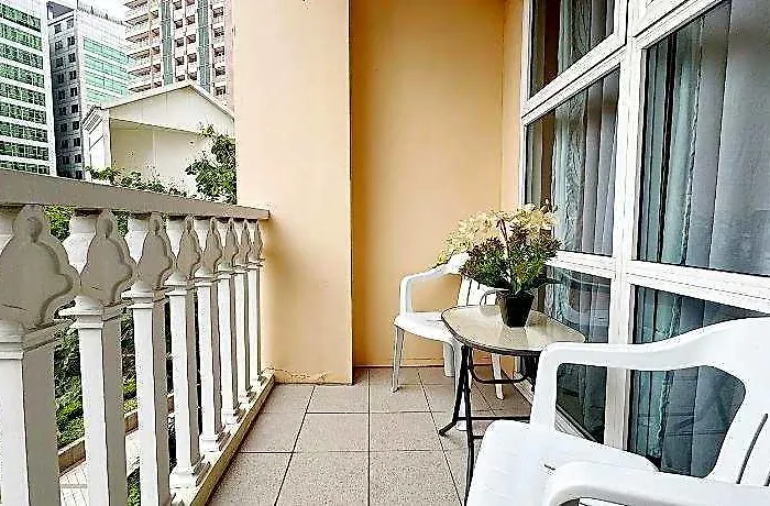 Cozi Luxury Residences Mckinley 호텔 3*