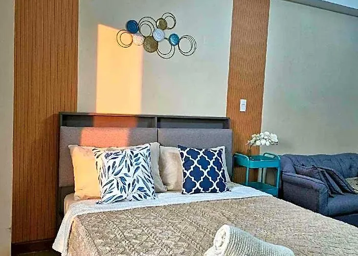 Cozi Luxury Residences Mckinley 3* 마닐라