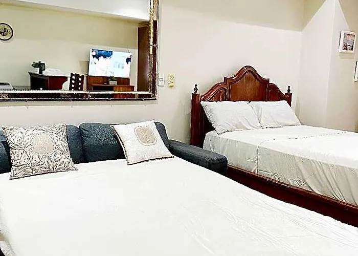 Cozi Luxury Residences Mckinley 호텔