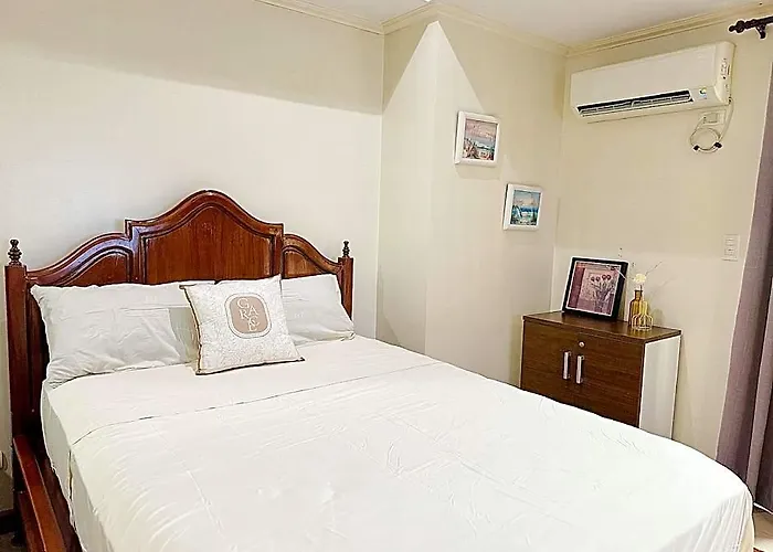 호텔 Cozi Luxury Residences Mckinley 3*