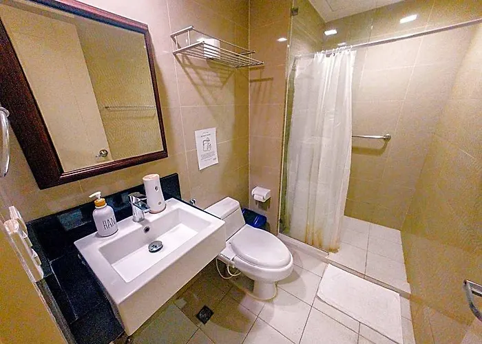 호텔 Cozi Luxury Residences Mckinley 3*